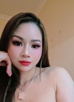 Cheerry - masseuse in Al Manama Photo 5 of 5