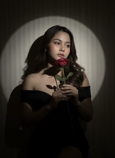 Chelsea 23 years old - puta in Singapore Photo 3 of 9