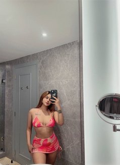 Chelsea 23 years old - escort in Singapore Photo 9 of 11