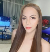 Just arrive limited days only - Transsexual escort in Singapore