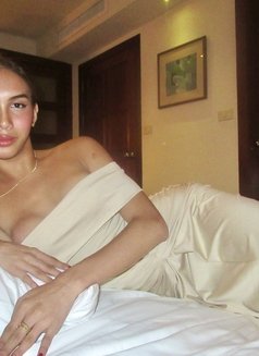 Chelsea Rich - Transsexual escort in Makati City Photo 1 of 10