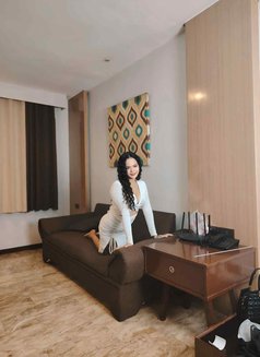 Chelsey - puta in Makati City Photo 9 of 12