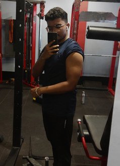 Chember - Acompañantes masculino in Kolkata Photo 3 of 3