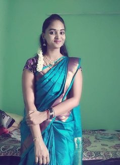 Chennai Escort Service - puta in Chennai Photo 2 of 5