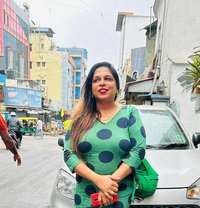 Chennai Hot Tranny Bhabhi Alone in Home - Acompañantes transexual in Chennai Photo 1 of 6