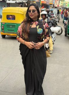 Chennai Hot Tranny Bhabhi Alone in Home - Acompañantes transexual in Chennai Photo 4 of 6