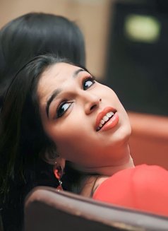 Chennai Hot Tranny Bhabhi Alone in Home - Acompañantes transexual in Chennai Photo 6 of 6