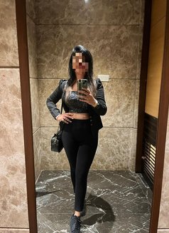 Chennai model in malaysia - escort in Kuala Lumpur Photo 5 of 9