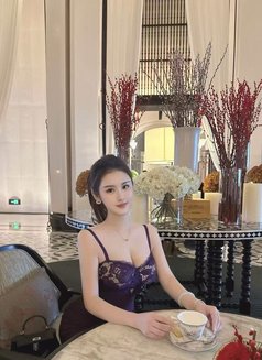 Cher - escort in Shenzhen Photo 1 of 5