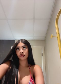 Cherie - escort in Dubai Photo 5 of 5