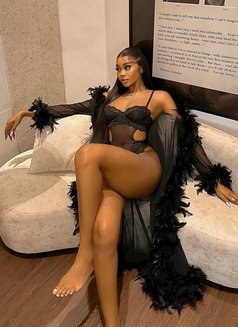 Cherry - escort in Dubai Photo 5 of 8