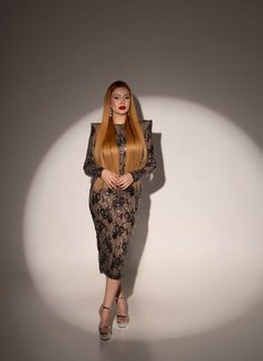 Cherry - escort in Singapore Photo 7 of 11