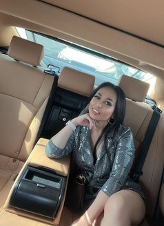 Cherry - escort in Abu Dhabi Photo 1 of 3