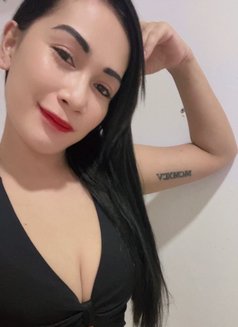 Cherry - escort in Dubai Photo 1 of 3