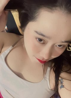 Cherry - escort in Muscat Photo 4 of 6