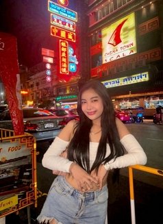 Cherry the newest young girl in town - escort in Manila Photo 1 of 8