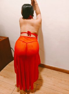 Cherry - escort in Kolkata Photo 1 of 11