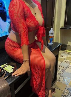 Cherry - escort in Kolkata Photo 4 of 11