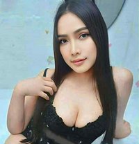 Cherry - escort in Amman Photo 6 of 9