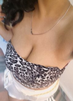 Cherry Sexy Lady Good Rimming - puta in Mumbai Photo 1 of 10