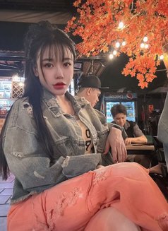 Cherry - escort in Abu Dhabi Photo 4 of 7