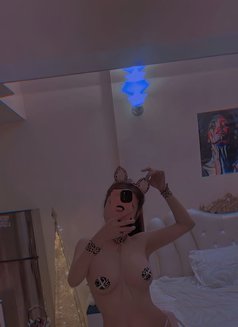 Cherry - escort in Abu Dhabi Photo 7 of 7