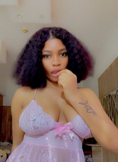 Cherry - puta in Dubai Photo 12 of 19