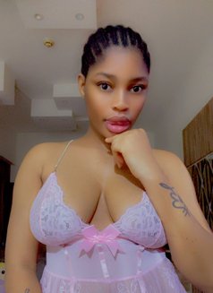 Cherry - puta in Dubai Photo 14 of 19