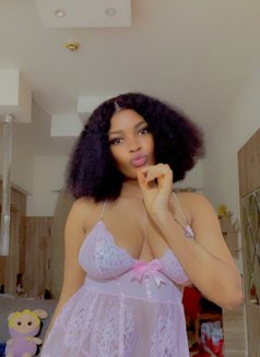 Cherry - puta in Dubai Photo 15 of 19