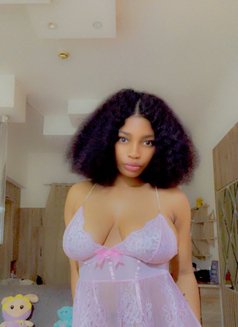 Cherry - puta in Dubai Photo 16 of 19