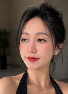 Cherry - masseuse in Abu Dhabi Photo 1 of 4