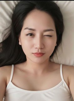 Cherry - masseuse in Abu Dhabi Photo 4 of 4