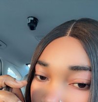 Cherry - escort in Ajmān