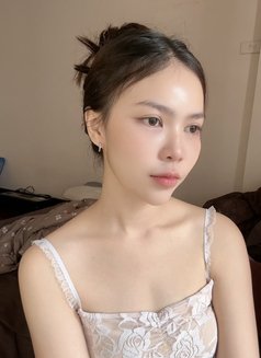 Cherry - escort in Bangkok Photo 5 of 8