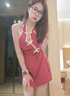 Lilly - escort in Bangkok Photo 4 of 8