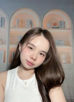 Cherry - escort in Bangkok Photo 6 of 8