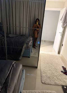 Cherry - masseuse in Dubai Photo 3 of 8
