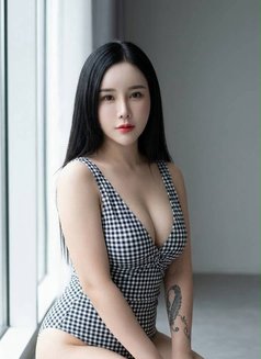 เชอร์รี่ - escort in Gurgaon Photo 1 of 6