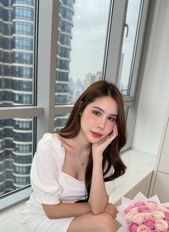 Cherry - escort in Riyadh Photo 4 of 10