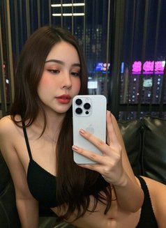 Cherry - puta in Riyadh Photo 8 of 8