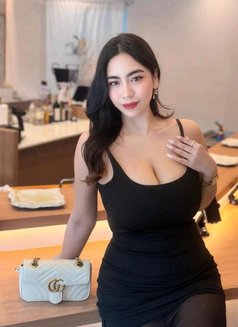 Cherry - escort in Tokyo Photo 4 of 5