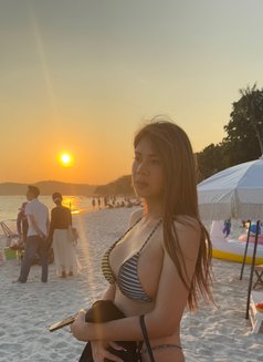 Pizza leave on 4th - Transsexual escort in Pattaya Photo 7 of 7