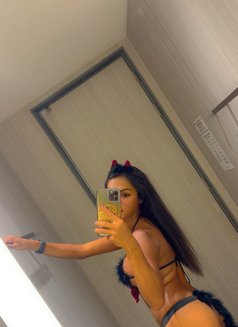 Cherry - Acompañantes transexual in Phuket Photo 5 of 7