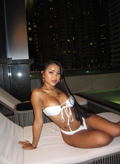 Cherry - escort in Doha Photo 9 of 9