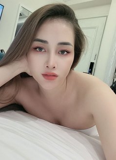 Cherry - escort in Dubai Photo 7 of 8
