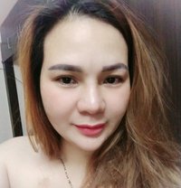 Cherry - escort in Hyderabad Photo 1 of 7