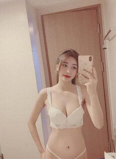 Cherry - escort in Kuala Lumpur Photo 2 of 4