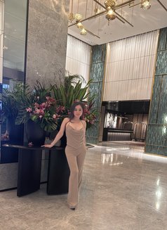 Cherry - escort in Singapore Photo 17 of 20