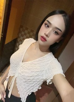 Cherry Young🇹🇭 - Masajista in Abu Dhabi Photo 5 of 9