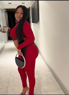 Cherry - escort in Manila Photo 2 of 6